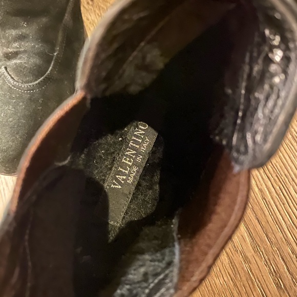 Valentino, Men’s shoes. winter, real fur inside. Black. Good condition.Italy - Picture 6 of 6